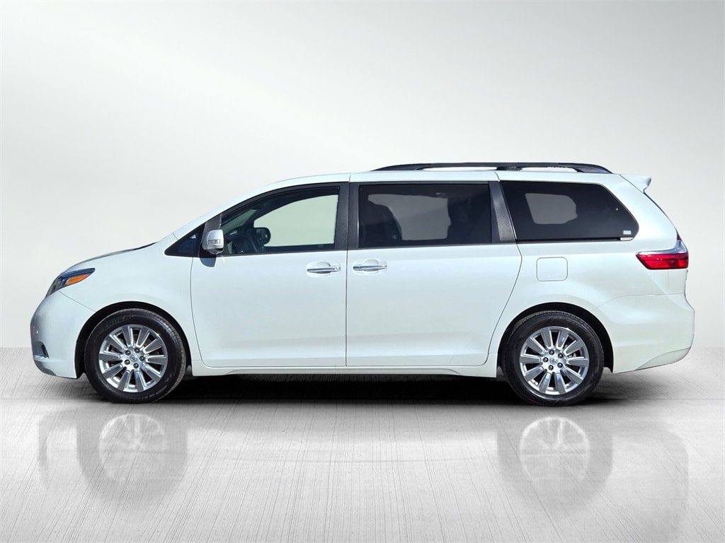 2017 Toyota Sienna Limited photo 6