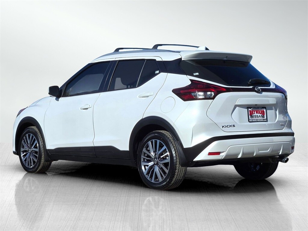 2022 Nissan Kicks SV photo 6