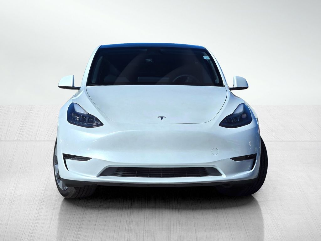 Used 2024 Tesla Model Y Long Range with VIN 7SAYGDED8RF038322 for sale in Hayward, CA