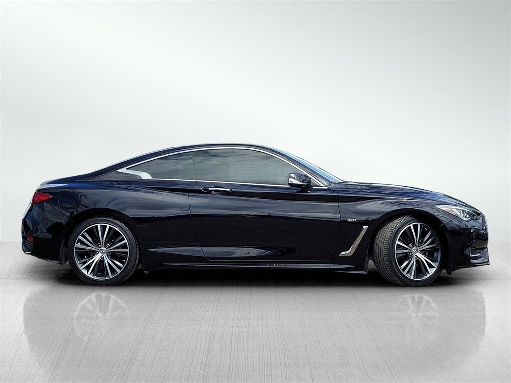 2018 Infiniti Q60 3.0t Luxe photo 3