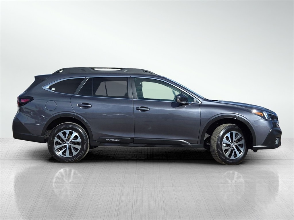 Used 2022 Subaru Outback Premium SUV