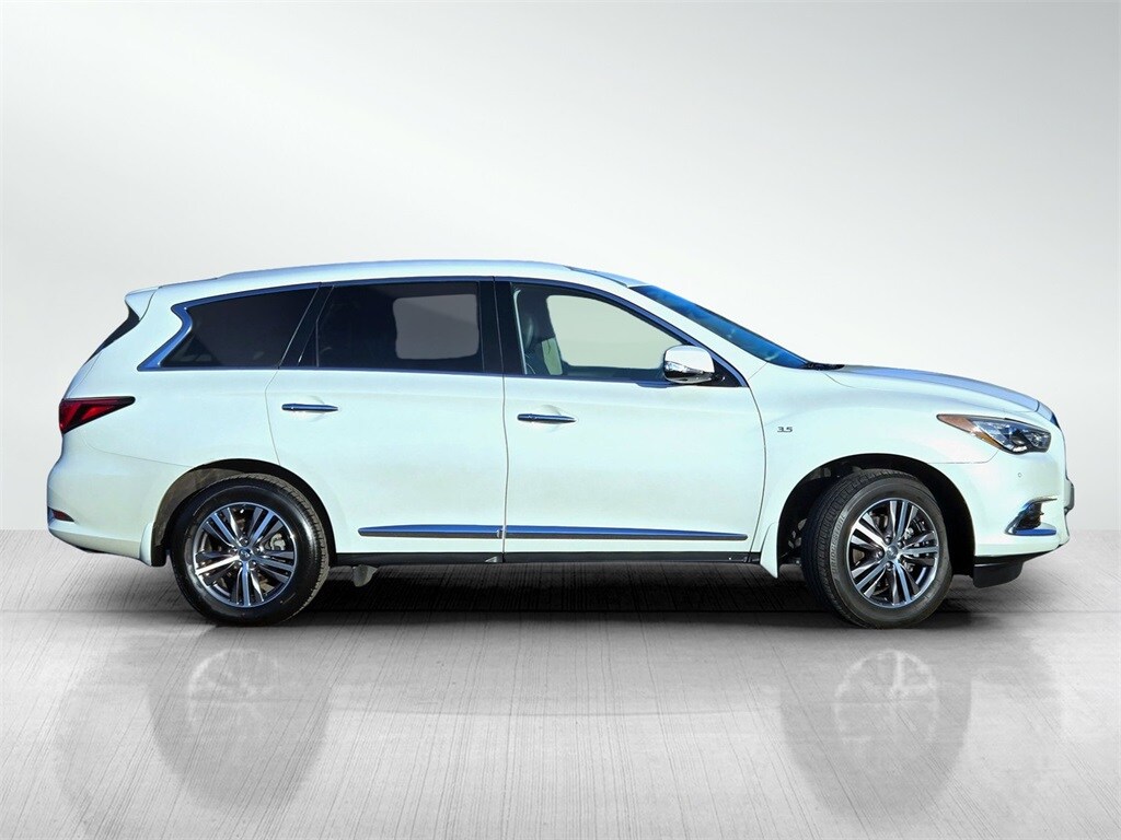 2020 Infiniti QX60 Luxe photo 3