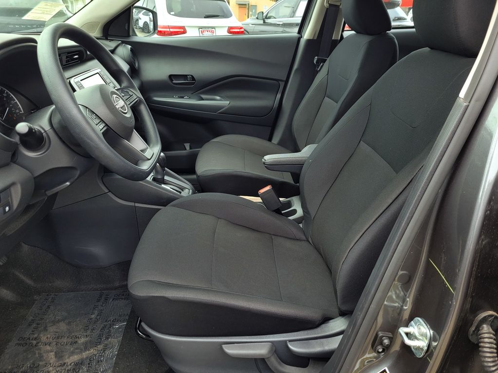2025 Nissan KICKS PLAY Base - Photo 6