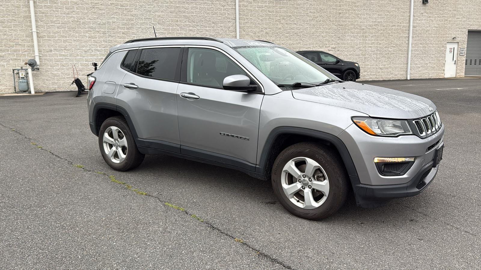 2019 Jeep Compass Latitude photo 2