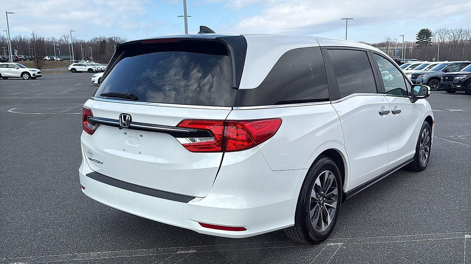 2024 Honda Odyssey EX-L - Photo 7