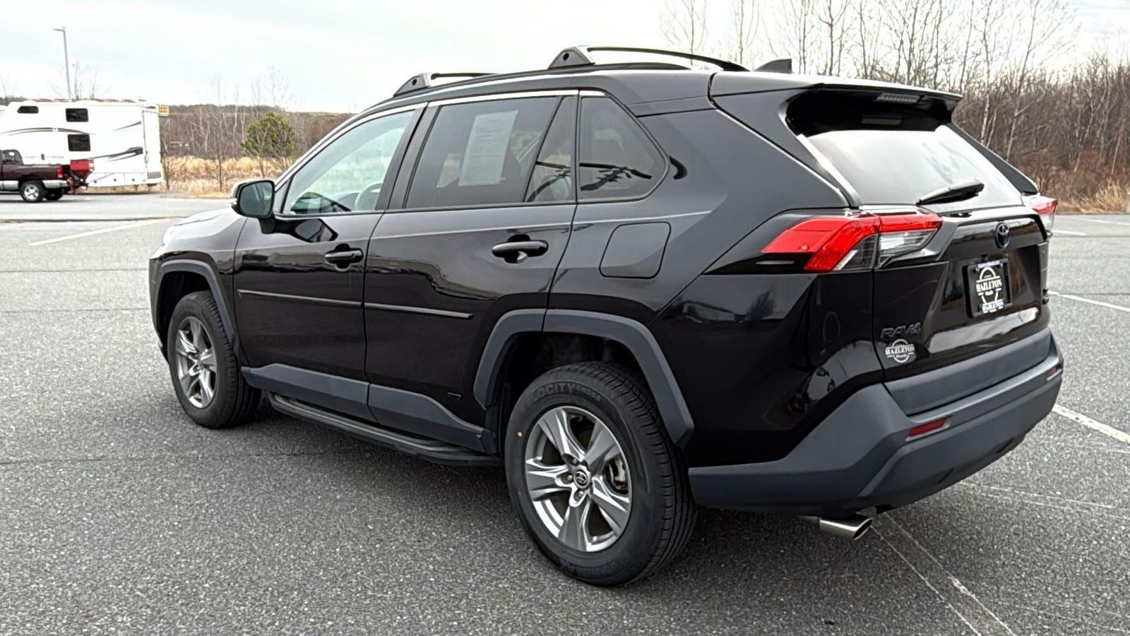 2022 Toyota RAV4 XLE - Photo 10