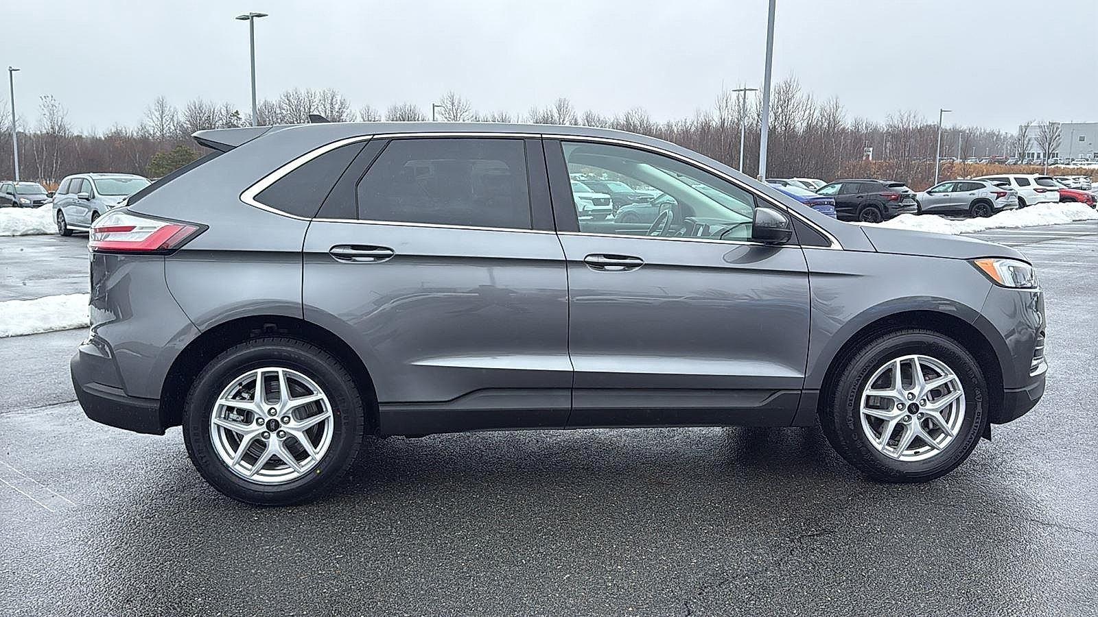 Used 2024 Ford Edge SEL SUV