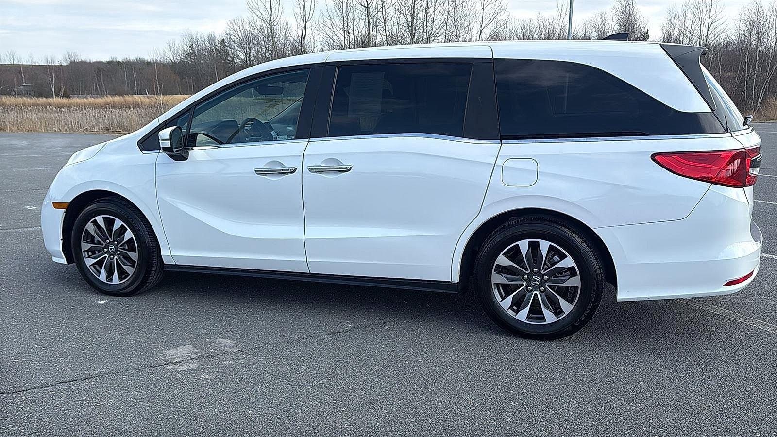 2024 Honda Odyssey EX-L - Photo 12