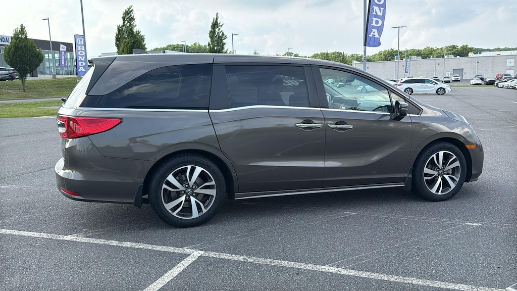 Used 2023 Honda Odyssey Touring Van