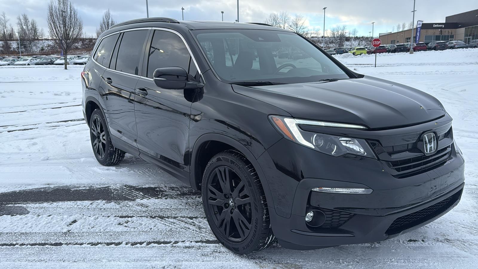 2022 Honda Pilot SE's photo