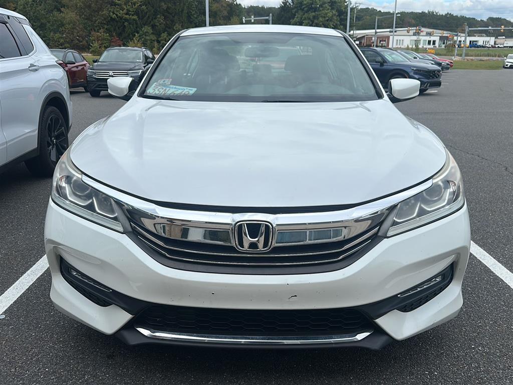 2017 Honda Accord Sport photo 2