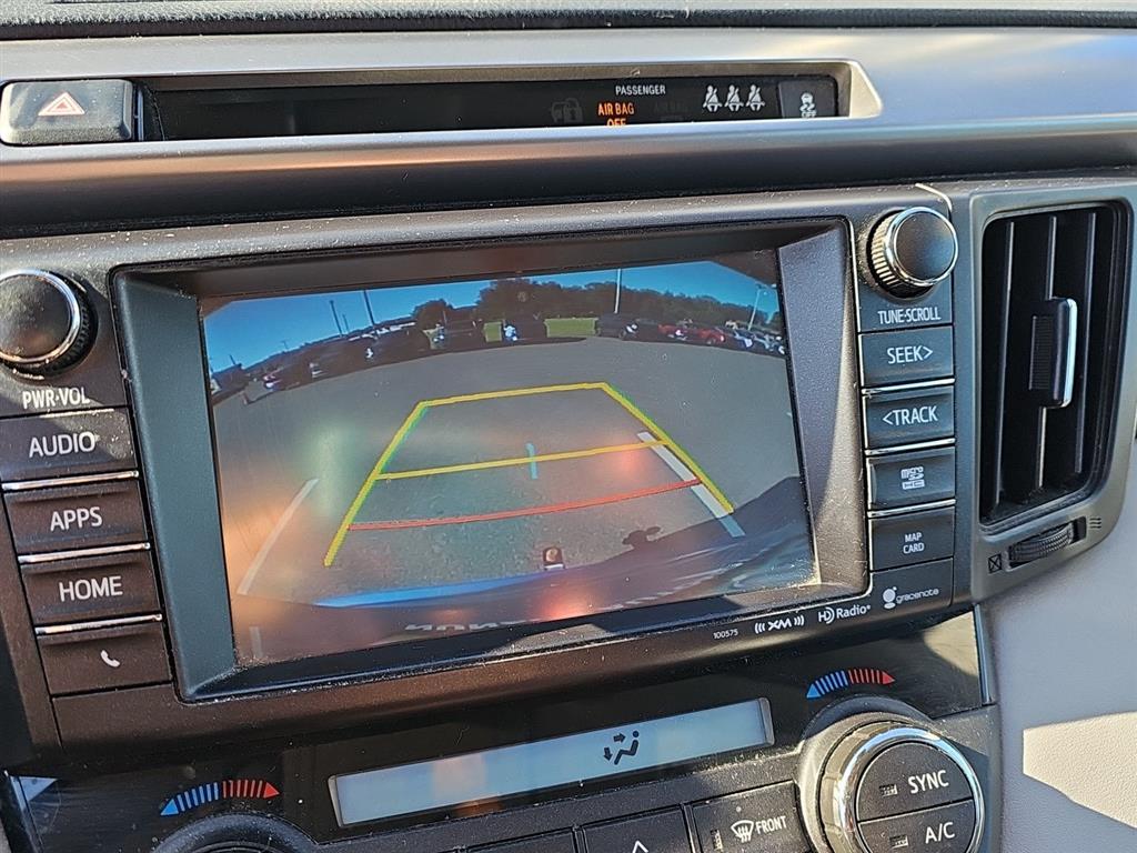 2017 Toyota RAV4 XLE photo 4