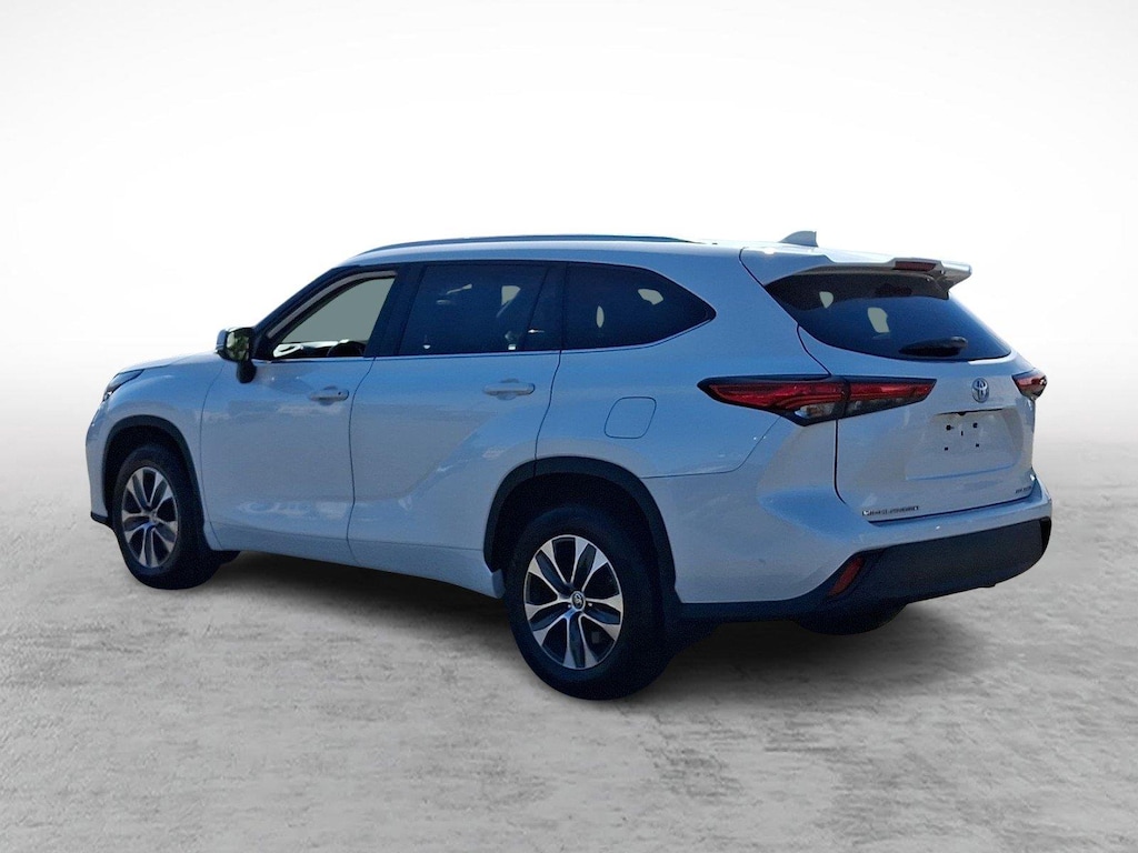 Used 2021 Toyota Highlander XLE SUV