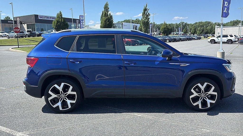 Used 2022 Volkswagen Taos 1.5T SEL 4MOTION SUV