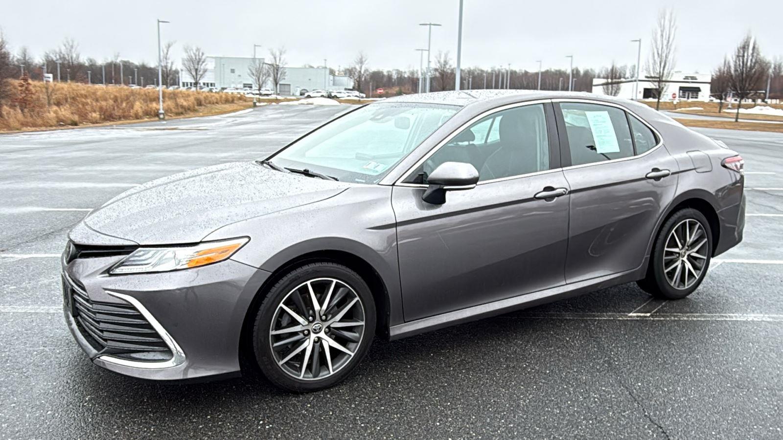 2022 Toyota Camry XLE - Photo 13