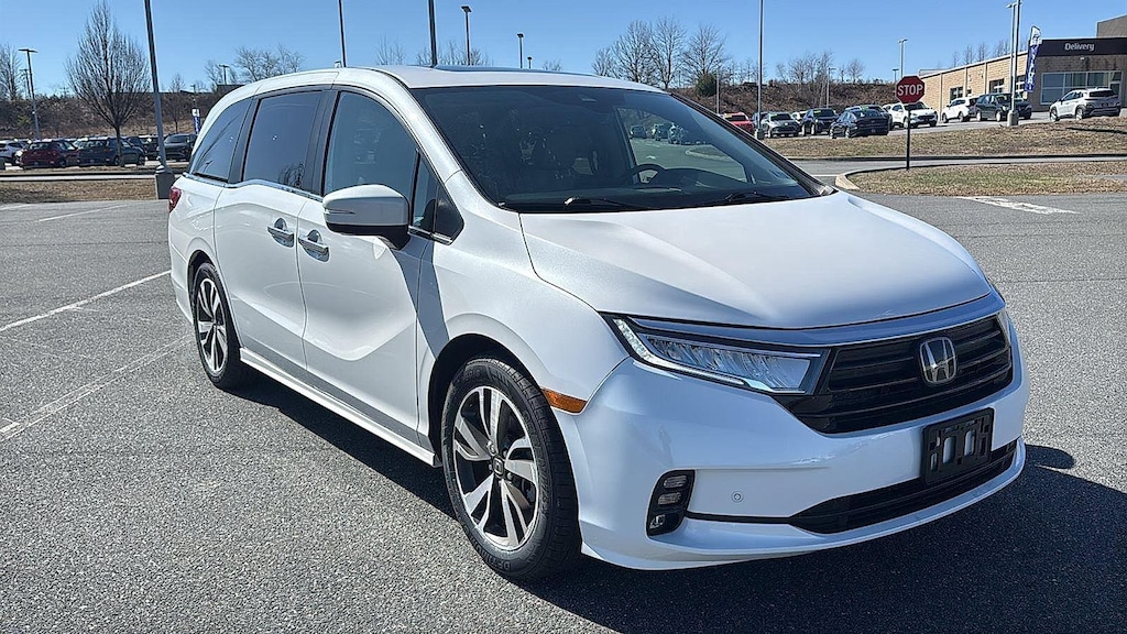 Used 2023 Honda Odyssey Touring Van