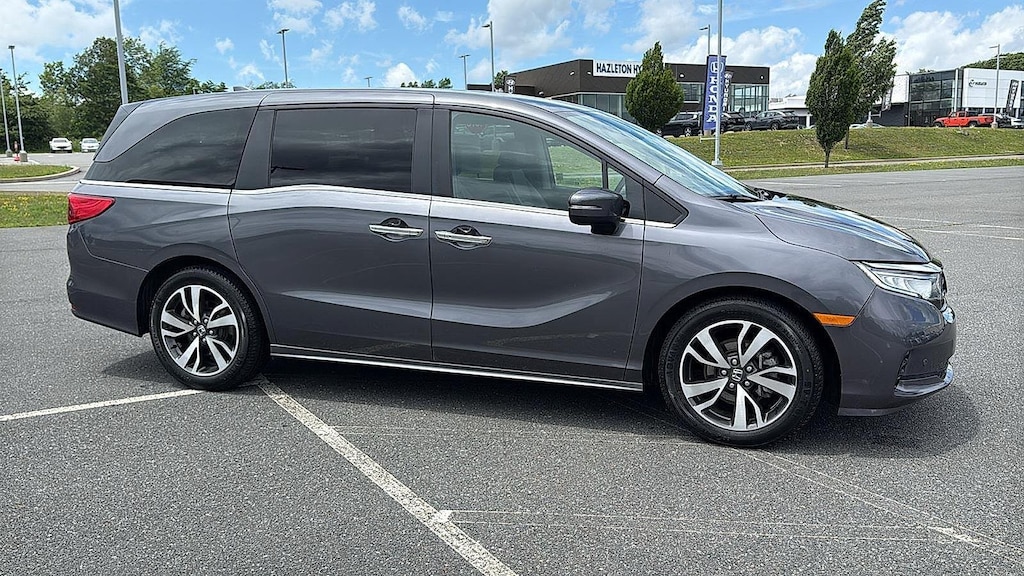Used 2023 Honda Odyssey Touring Van