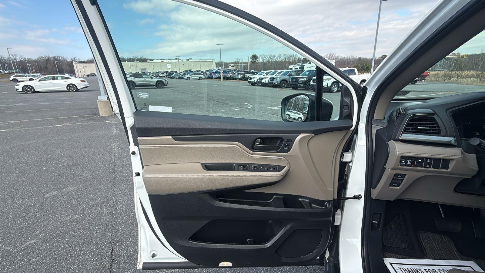 2024 Honda Odyssey EX-L - Photo 25
