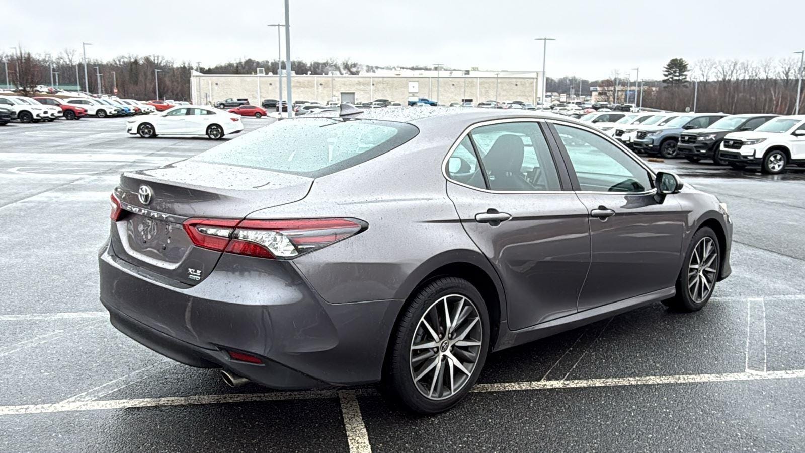 2022 Toyota Camry XLE - Photo 6