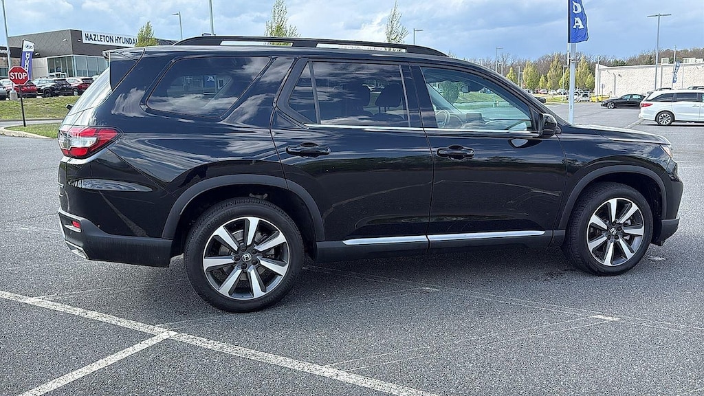 Certified 2025 Honda Pilot Touring SUV