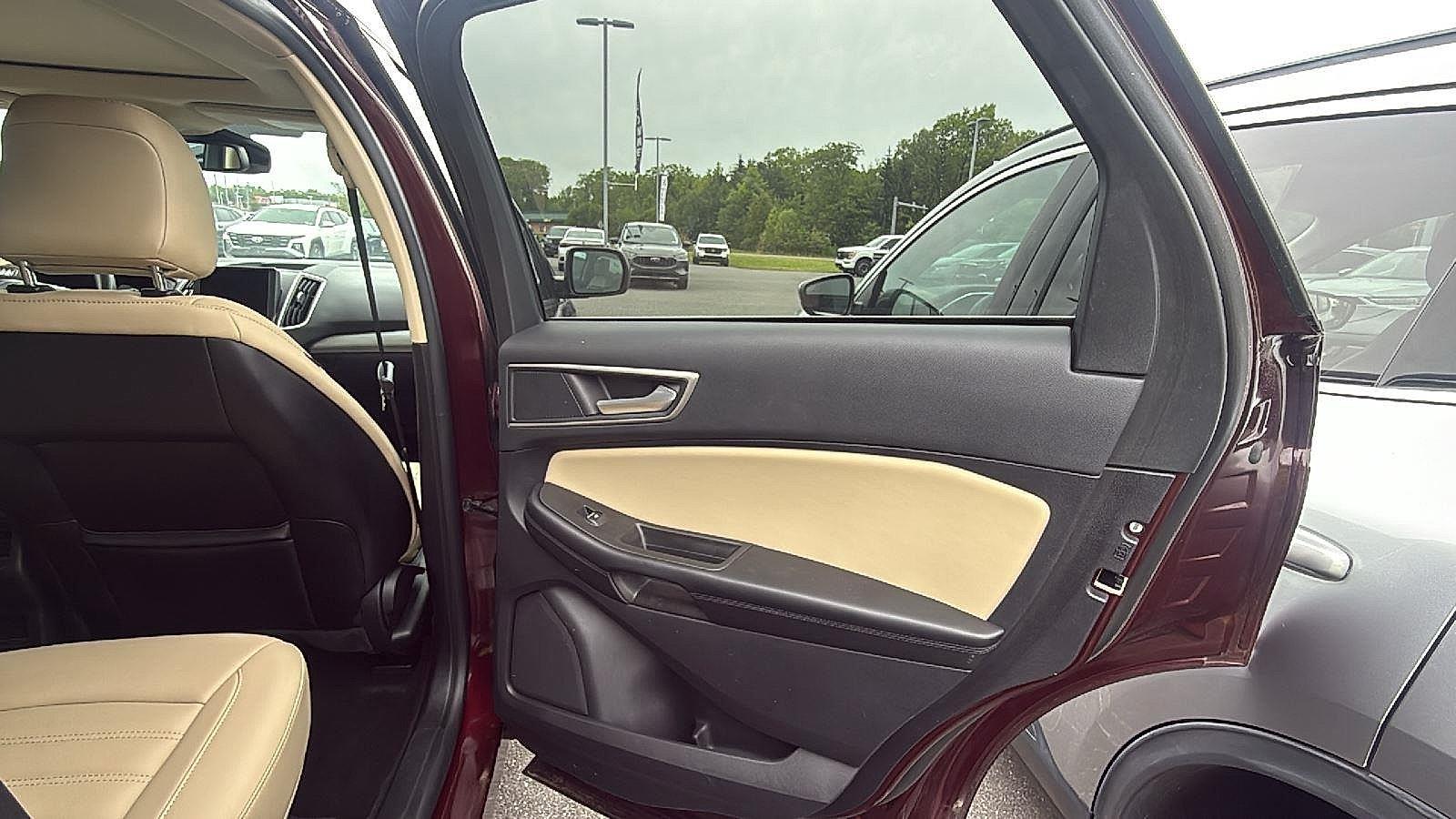 2022 Ford Edge SEL - Photo 7