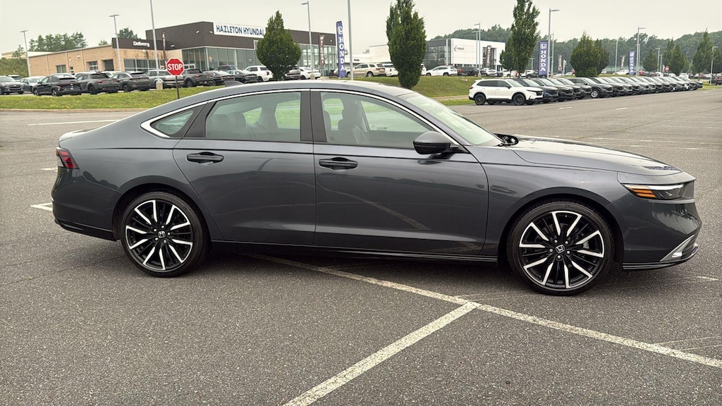 Used 2023 Honda Accord Hybrid Touring w/BSI Sedan