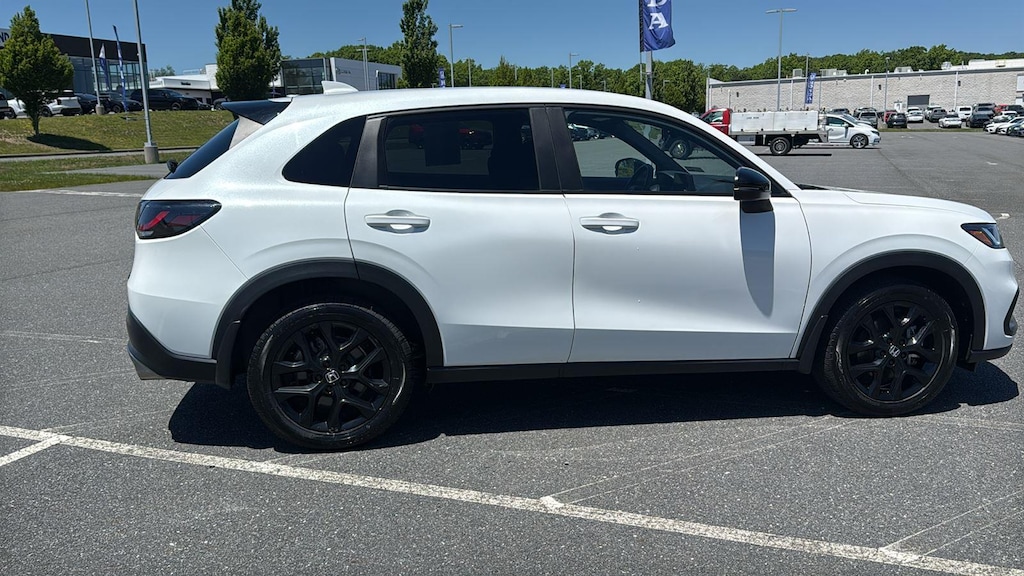 Used 2024 Honda HR-V Sport w/BSI SUV
