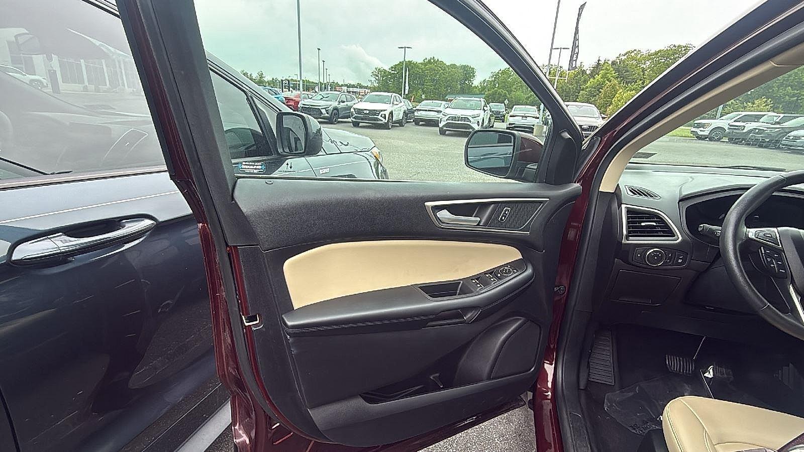 2022 Ford Edge SEL - Photo 11