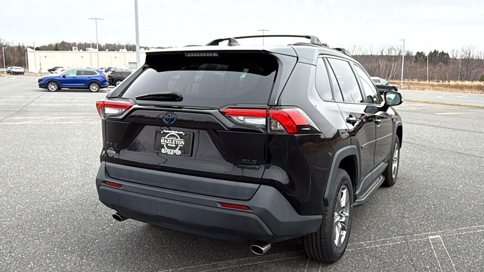 2022 Toyota RAV4 XLE - Photo 7