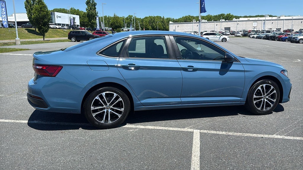 Used 2025 Volkswagen Jetta 1.5T Sport Sedan