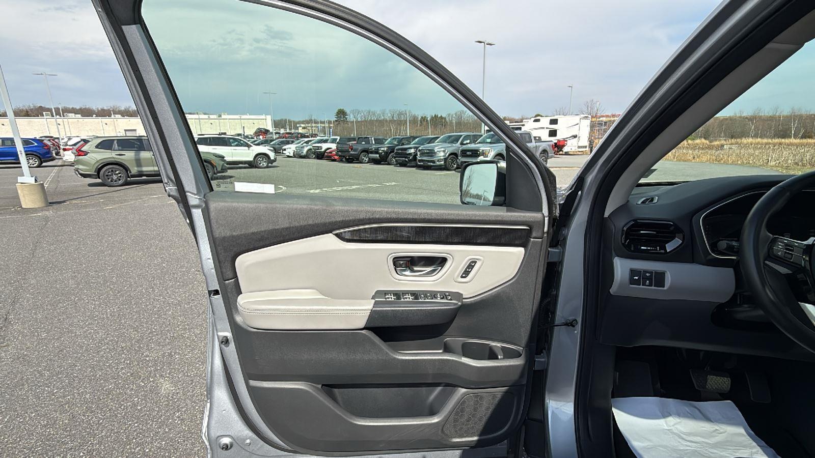 2023 Honda Pilot Elite - Photo 26