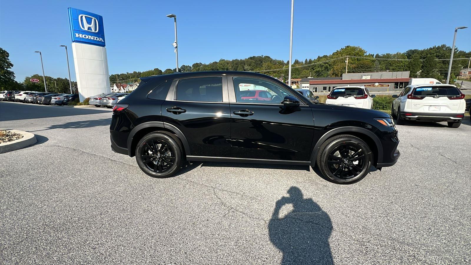 2026 Honda HR-V Sport photo 3