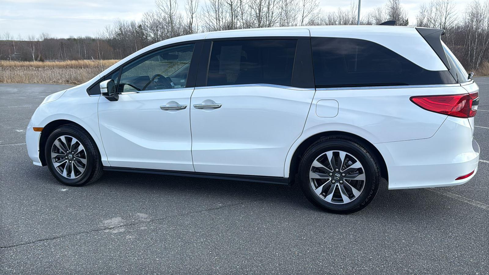 2024 Honda Odyssey EX-L - Photo 12