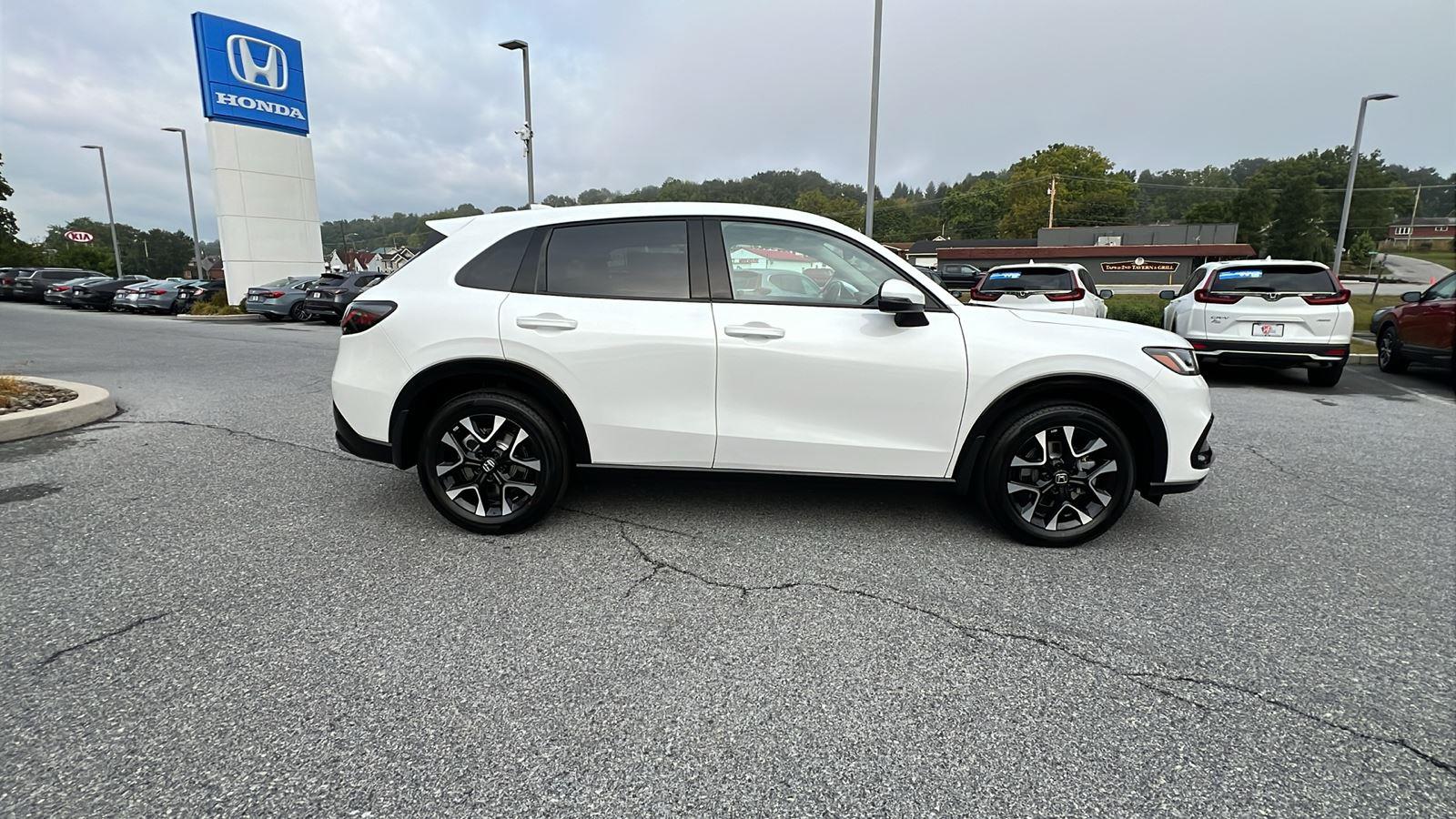 2026 Honda HR-V EX-L photo 3