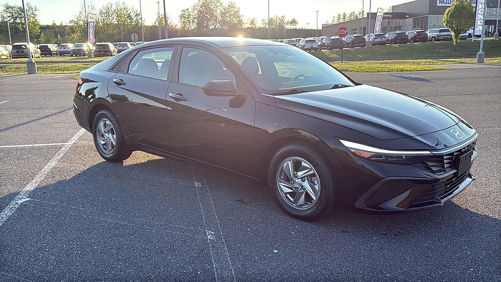 Used 2024 Hyundai Elantra SE with VIN KMHLL4DG3RU837863 for sale in Hazle Township, PA