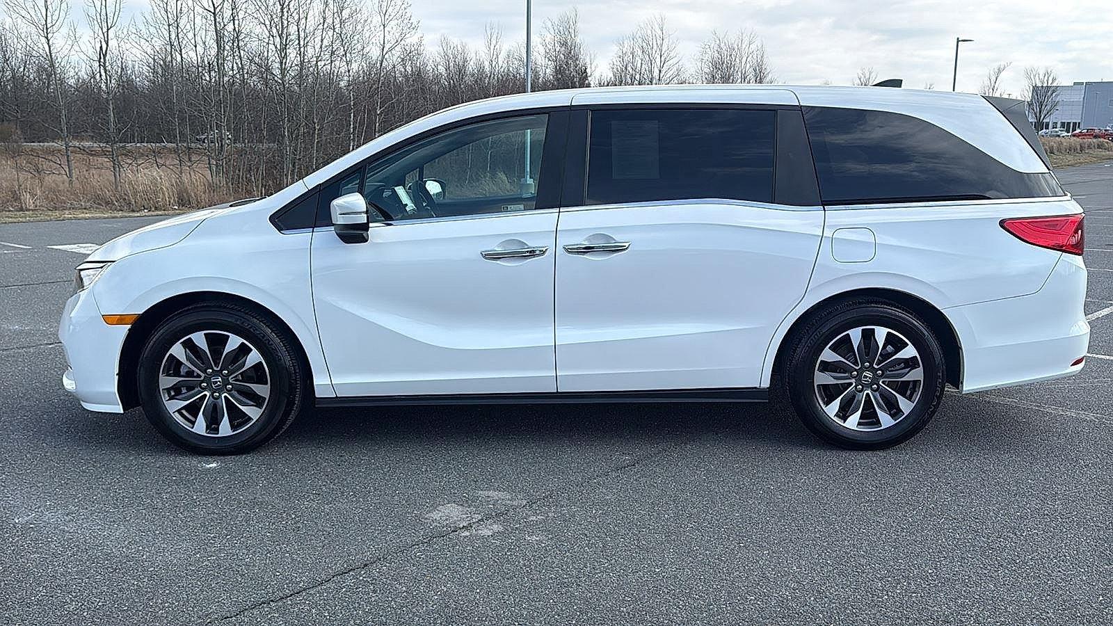 2024 Honda Odyssey EX-L - Photo 13
