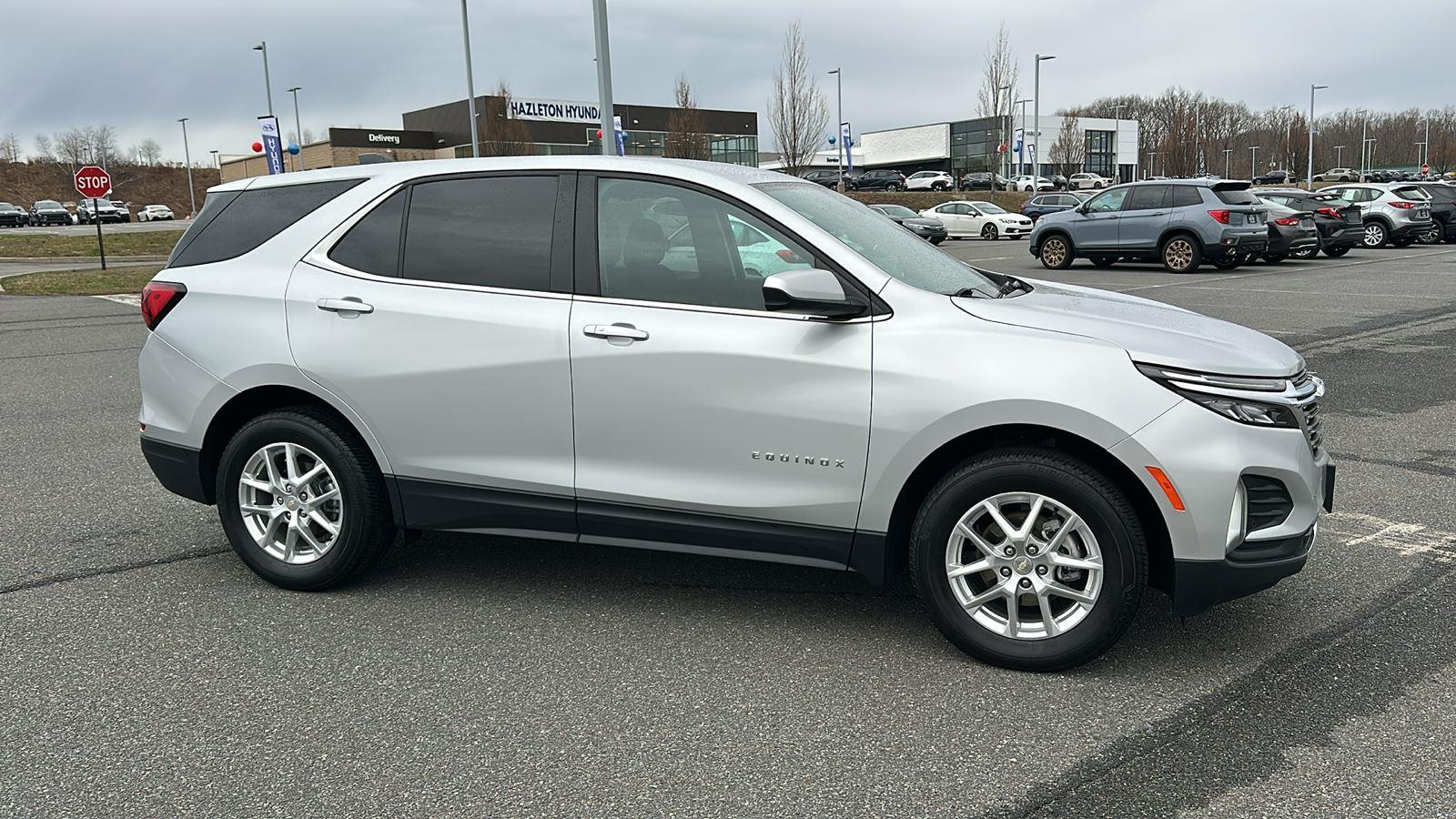 2022 Chevrolet Equinox LT photo 3