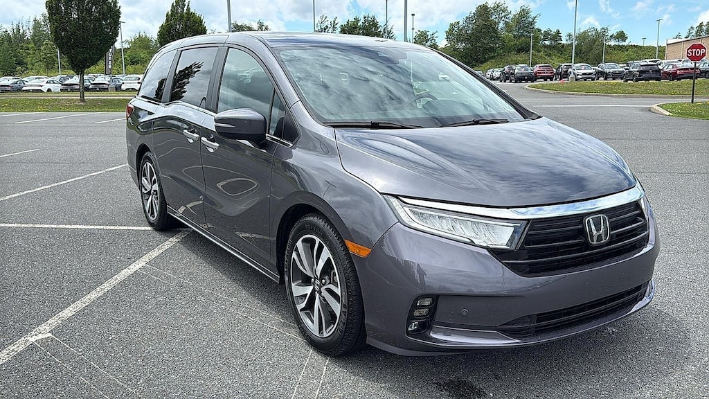 Used 2023 Honda Odyssey Touring Van