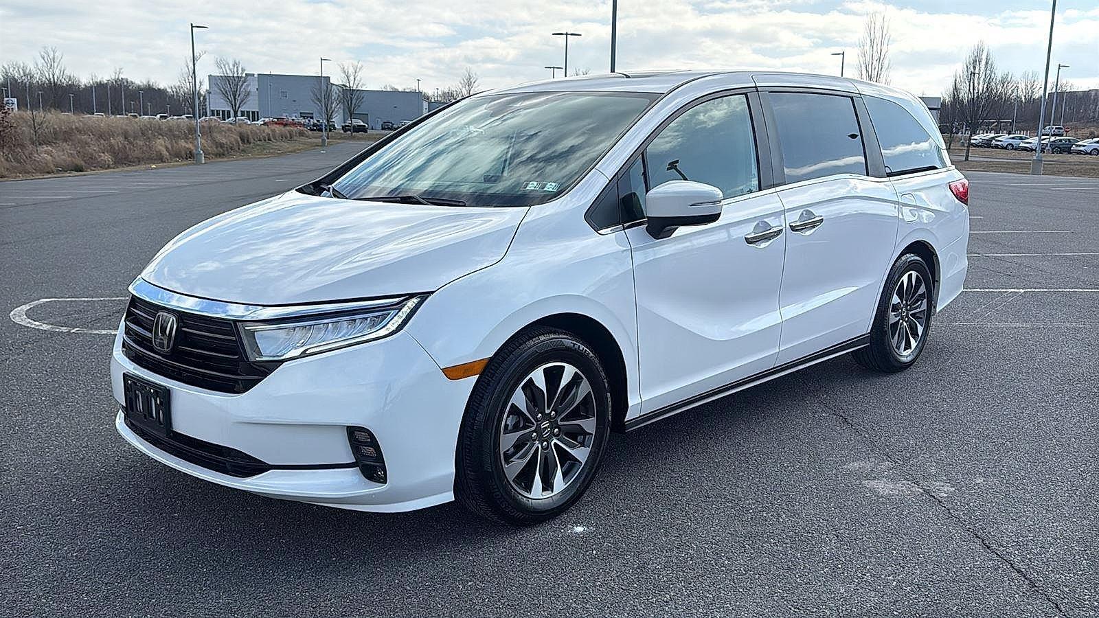 2024 Honda Odyssey EX-L - Photo 15