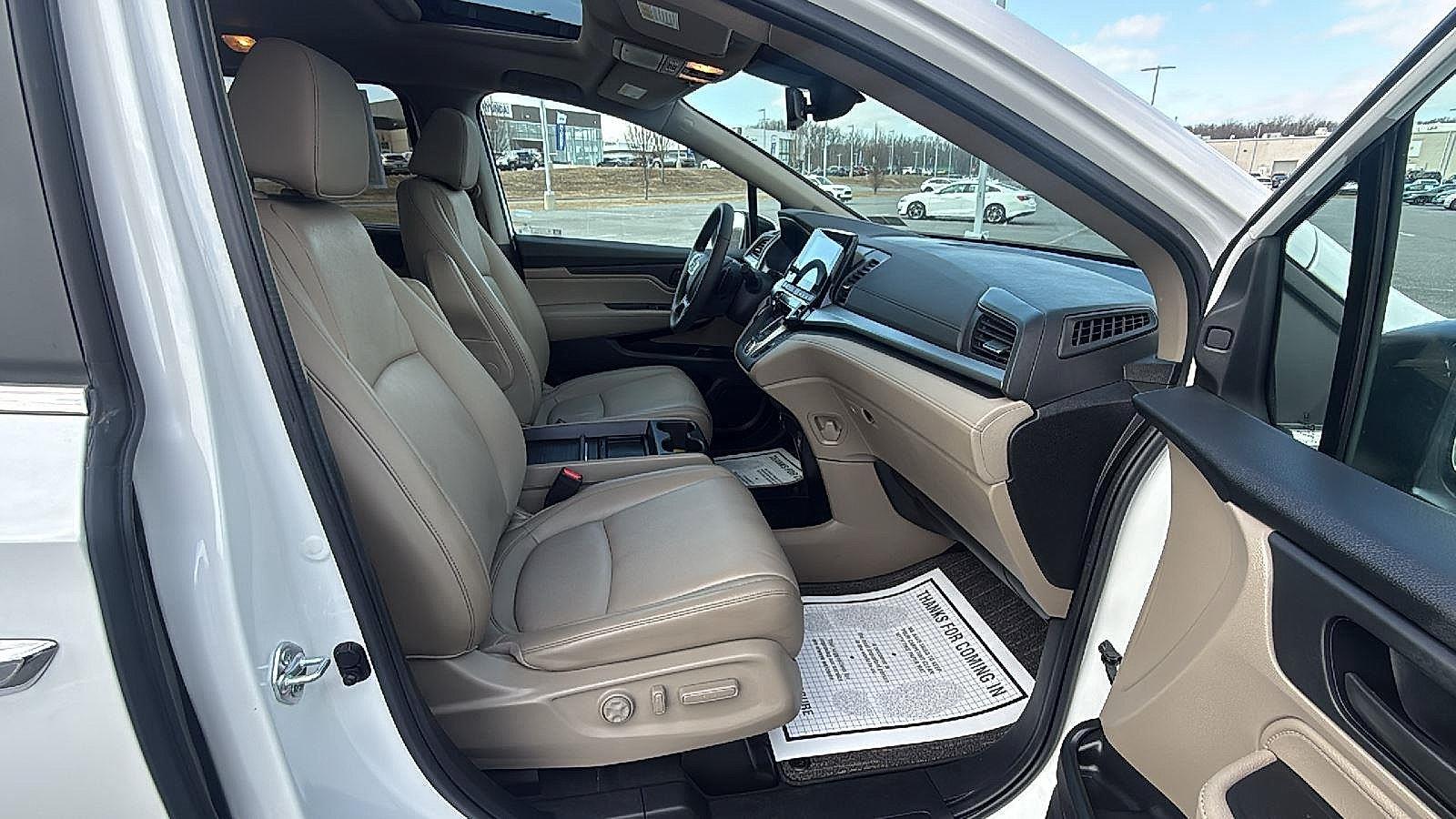 2024 Honda Odyssey EX-L - Photo 19