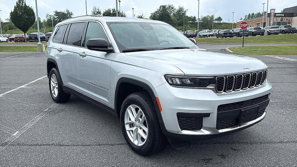 Used 2023 Jeep Grand Cherokee L Laredo SUV