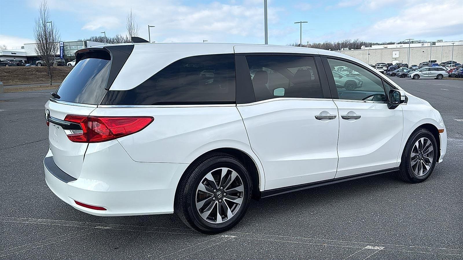 2024 Honda Odyssey EX-L - Photo 6