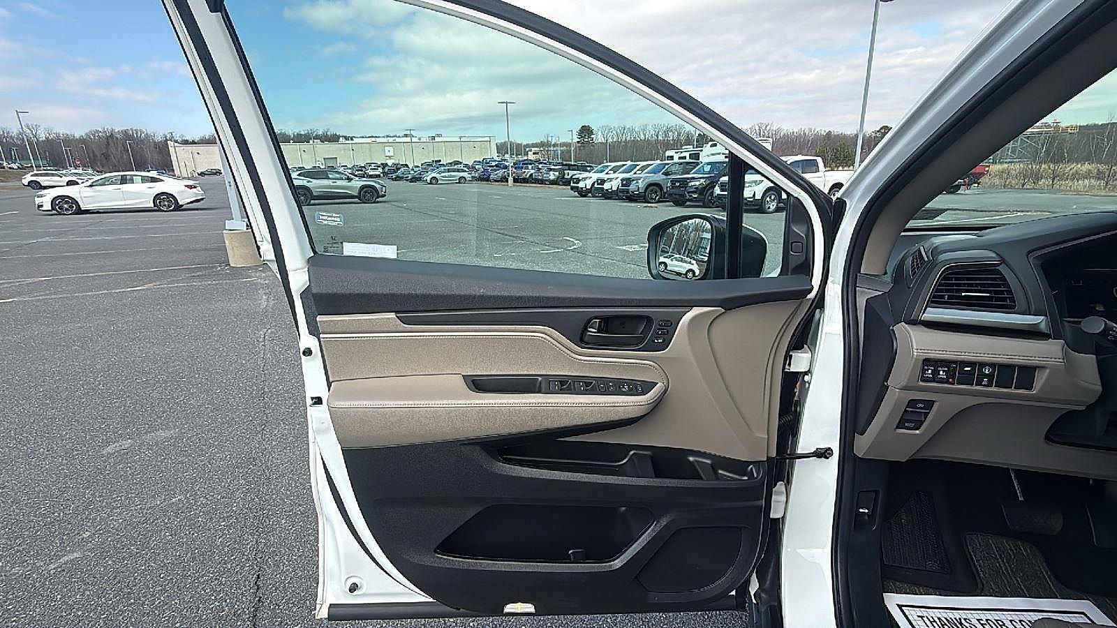 2024 Honda Odyssey EX-L - Photo 25