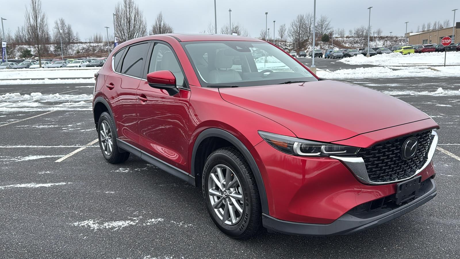 2022 Mazda CX-5 S Preferred package's photo