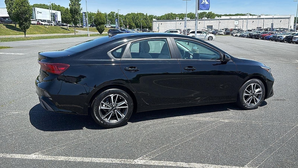 Used 2023 Kia Forte LXS Sedan