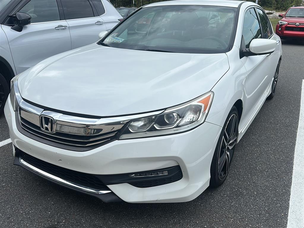 2017 Honda Accord Sport photo 3