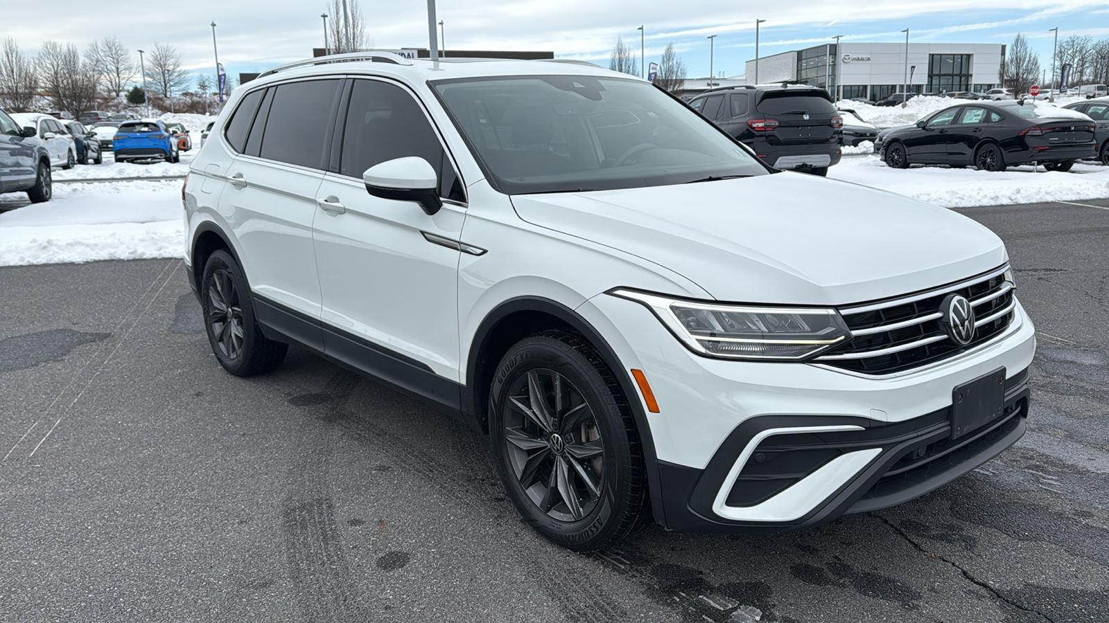 2022 Volkswagen Tiguan SE's photo