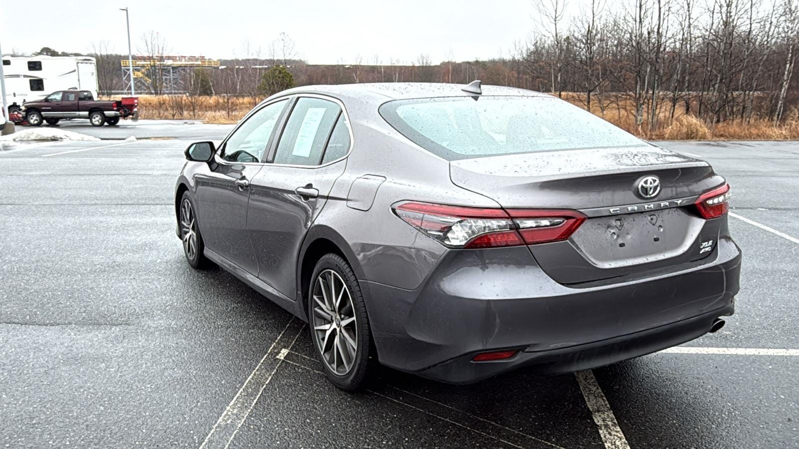 2022 Toyota Camry XLE - Photo 9