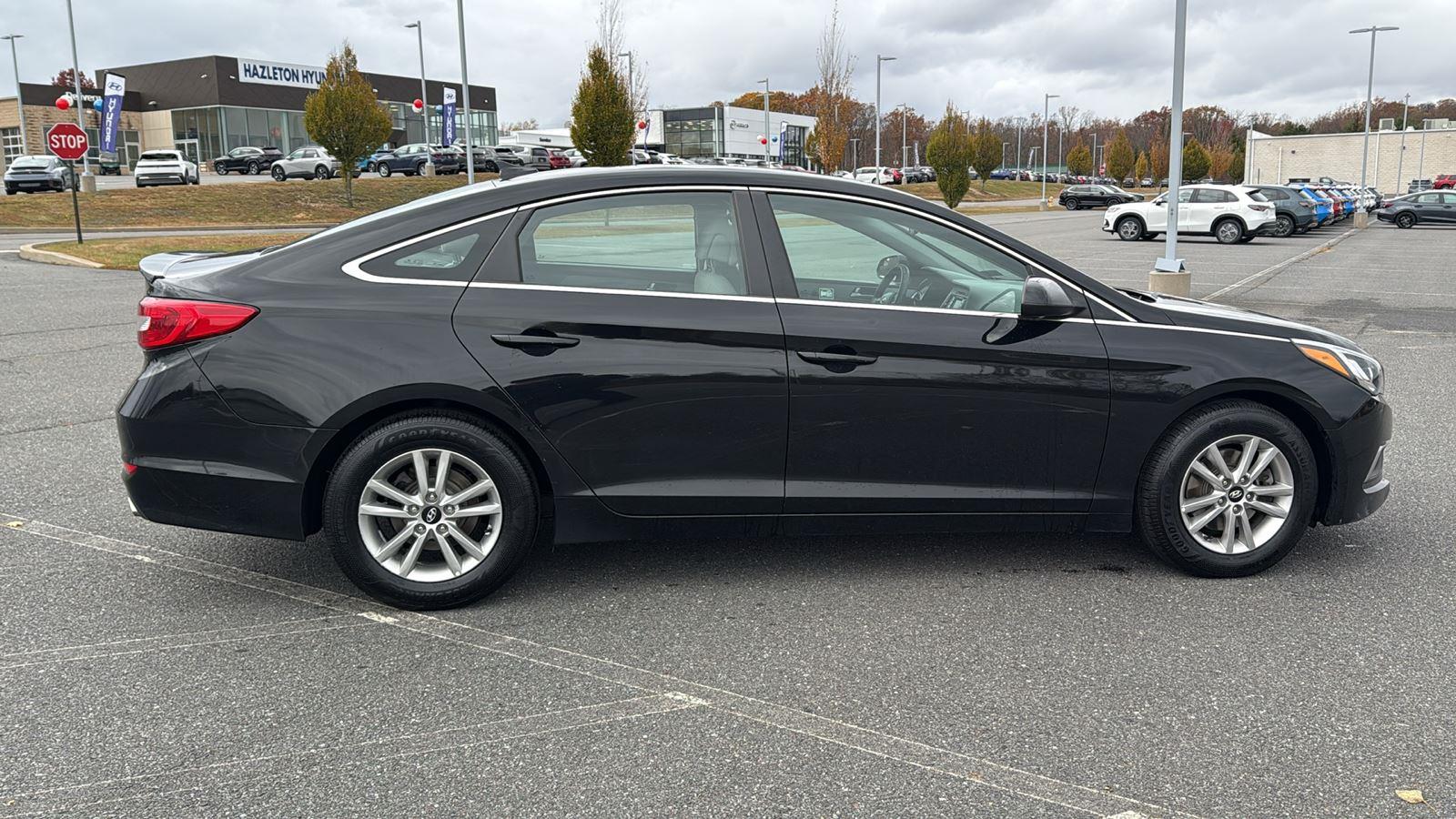 2017 Hyundai Sonata SE photo 3