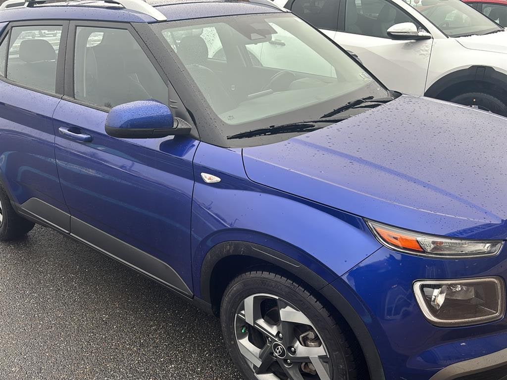 Used 2023 Hyundai Venue Limited SUV